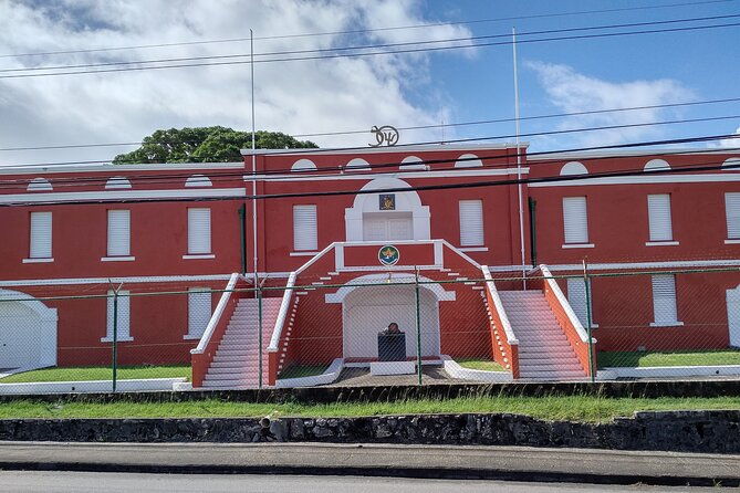 walking-tour-of-the-historic-garrison-and-its-museum-a-military-story