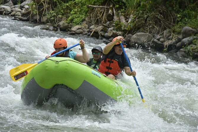 white-water-rafting-ii-and-iii-maquique-costa-rica-la-fortuna