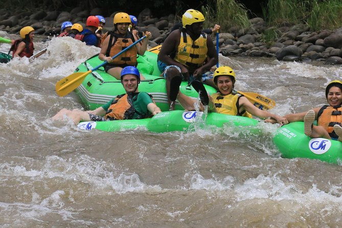 white-water-tubin-in-the-river-balsa