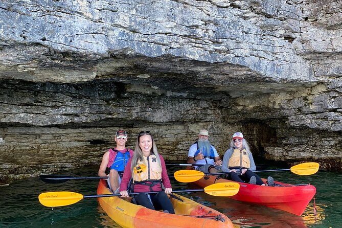 whitefish-dunes-state-park-cave-point-kayak-tour