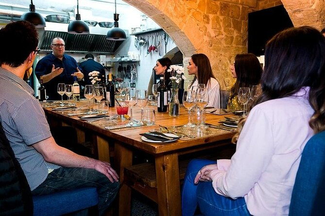 wine-tasting-open-kitchen-dinner-in-17-mons-vella