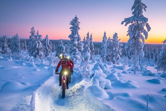 winter-afternoon-group-ride-in-saariselka