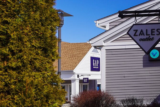 woodbury-common-premium-outlets-shopping-tour-from-midtown