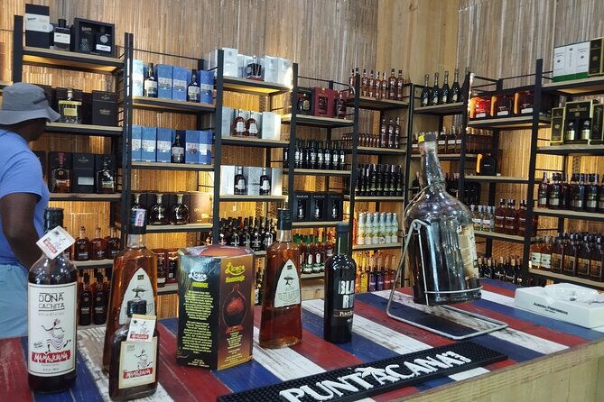 world-mart-souvenirs-store-guided-tour