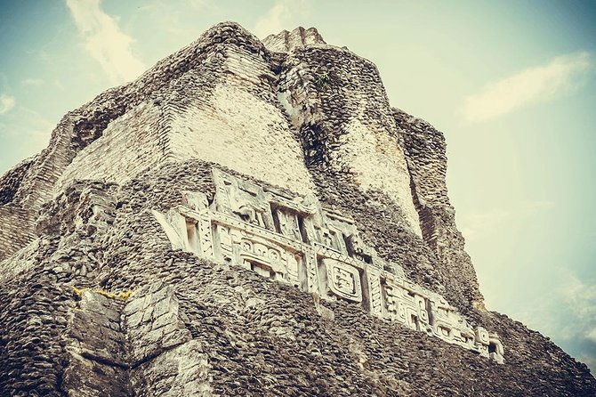 xunantunich-day-trip-from-belize-city