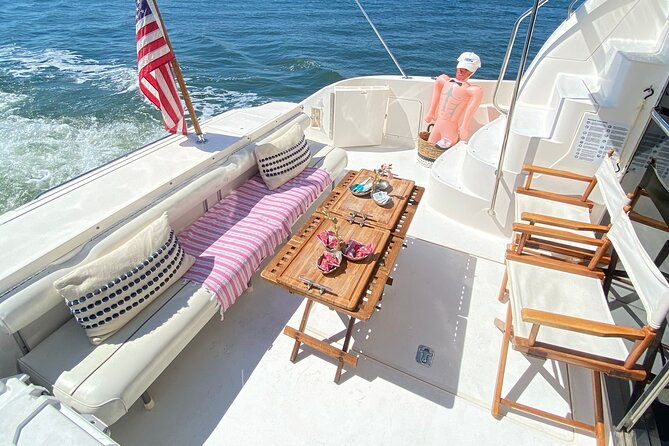 yacht-charter-in-palm-beach-with-crew-2