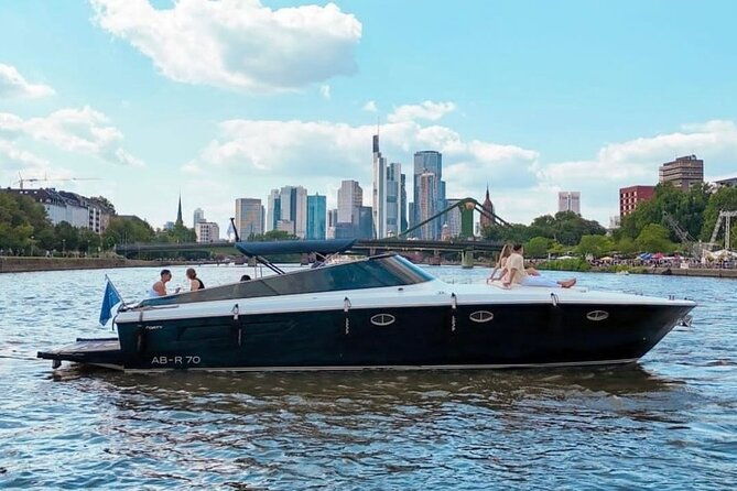 yacht-tour-in-frankfurt-for-up-to-12-guests