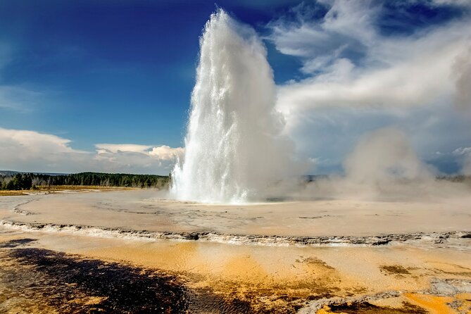 yellowstone-grand-teton-national-parks-small-group-4-day-tour