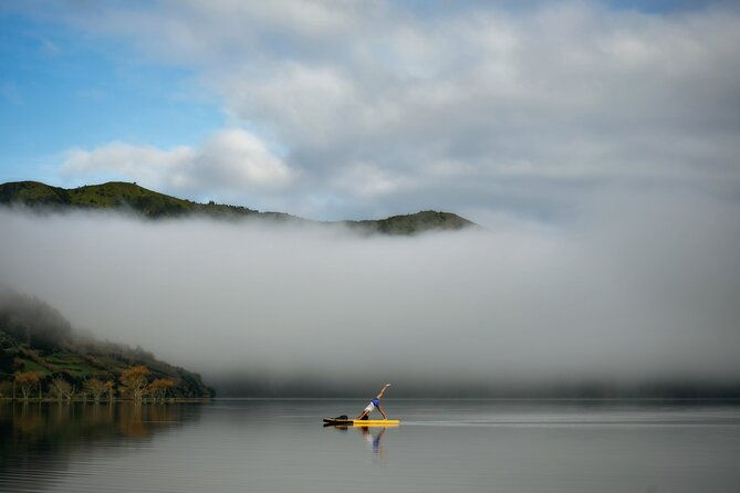 yoga-in-private-stand-up-paddle-at-lagoa-das-sete-cidades-2