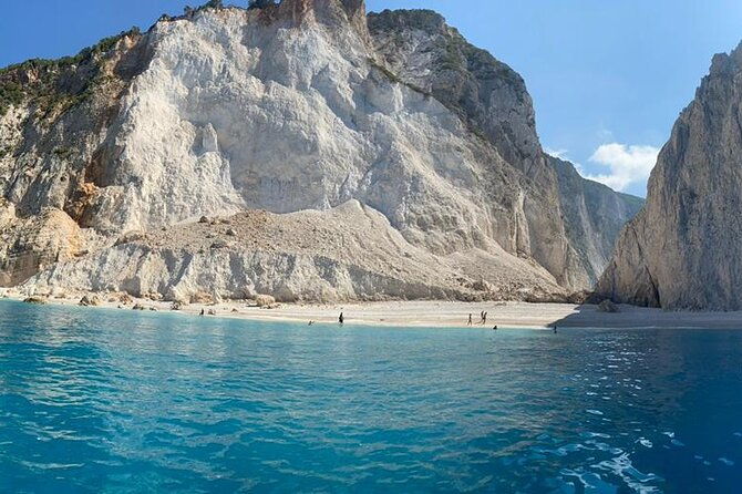 zakynthos-small-boat-tour-to-keri-mizithres-and-marathonisi