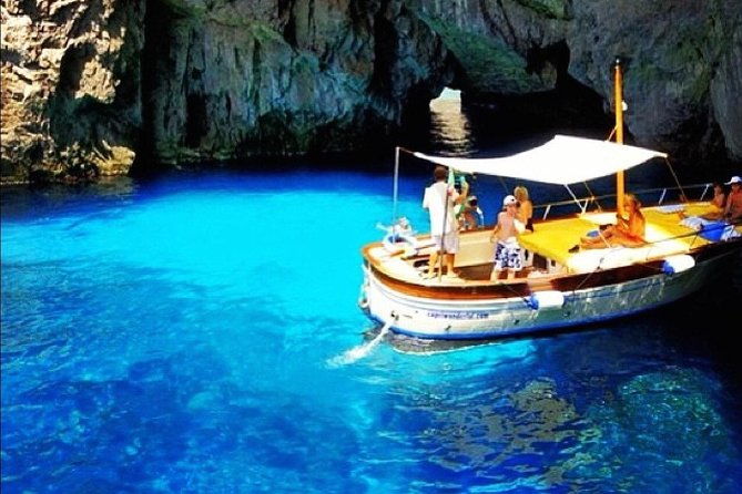 4-hour-boat-tour-to-discover-capri