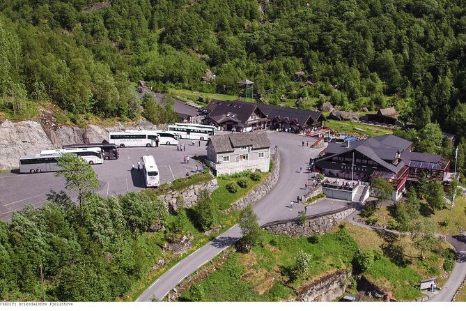 4-hour-briksdal-glacier-tour-in-briksdalsbreen-oldedalen