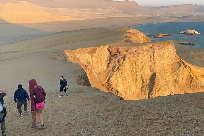 4-hrs-golden-shadows-trek-in-paracas-national-reserve