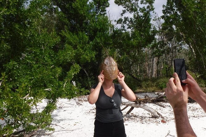 10000-islands-boat-excursion-3-5-hour-dolphins-shelling-tour