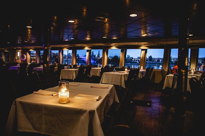 2-5-hour-dinner-cruise-on-willamette-river