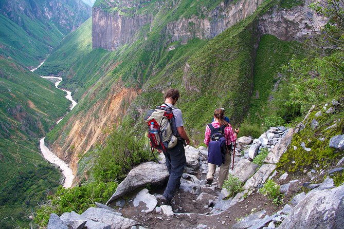 2-day-colca-canyon-and-condor-tour-from-arequipa-peru-group-service