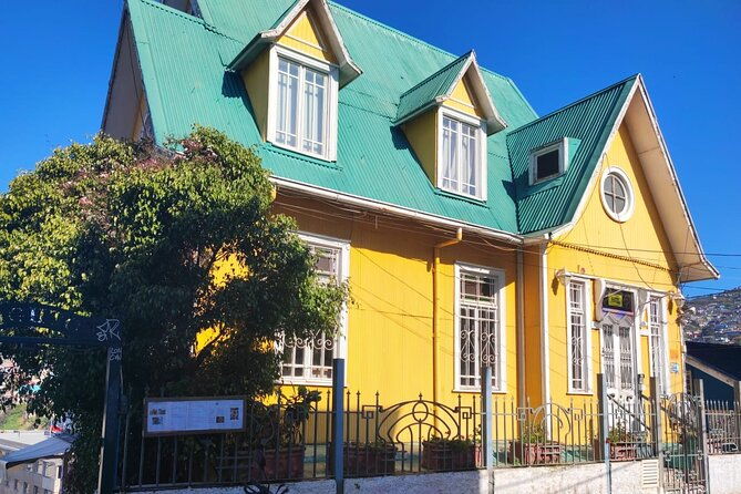 2-hour-walking-tour-in-valparaiso