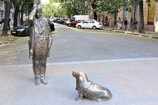 20-dog-statues-in-budapest-a-unique-tour