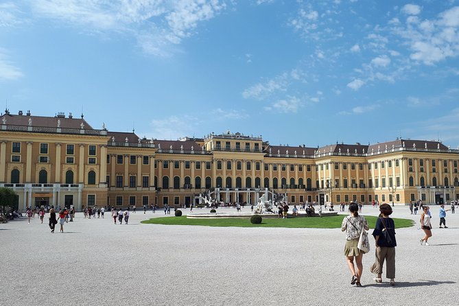 21-day-extensive-european-highlights-tour-from-frankfurt-germany-czech-republic-slovakia-hungary-austria-switzerland-italy-france-netherlands-belgium-and-luxembourg