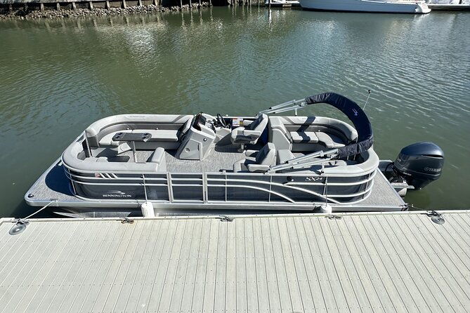 22-ft-luxury-pontoon-private-hilton-head-boat-rental-for-2-hours