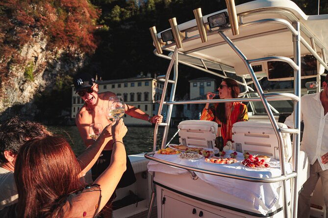 2h-hour-private-cruise-on-lake-como-by-motorboat-10-pax