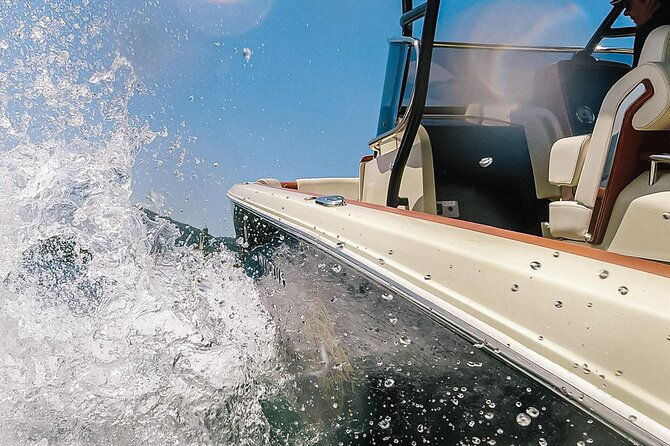 2h-private-cruise-on-lake-como-tender-yacht-invictus-9-pax