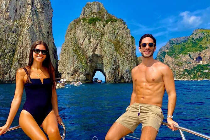 3-hour-private-boat-tour-of-the-island-of-capri-2