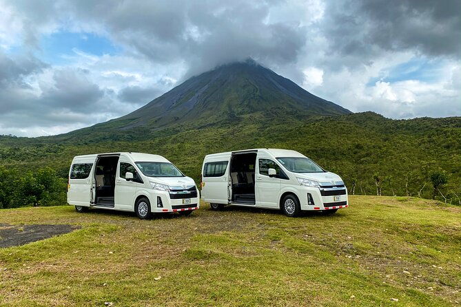 3-hour-shuttle-service-from-san-jose-airport-to-la-fortuna