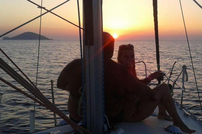 3-hours-neos-marmaras-day-or-sunset-sailing-tour-coves-islands