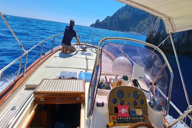 3-hours-private-capri-by-boat-for-couples-2