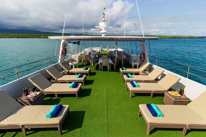 4-day-galapagos-cruise-itinerary-dnorth-aboard-monserrat-yacht
