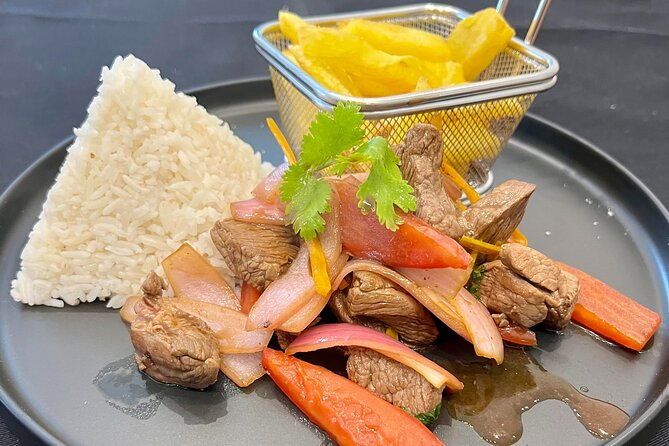 4-dish-peruvian-food-cooking-class-in-lima-pisco-sour-mixology