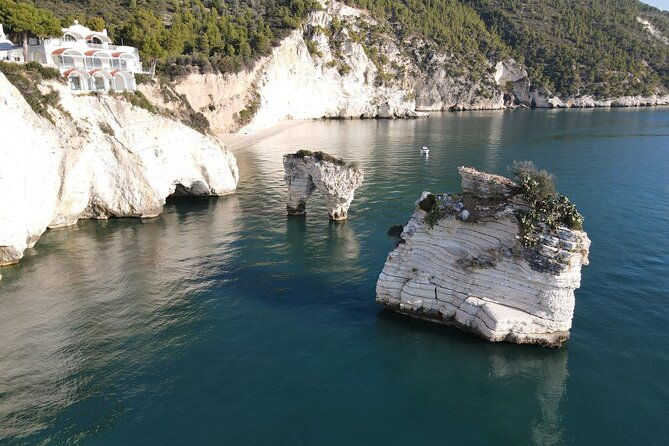 4-hours-private-guided-boat-tour-in-vieste