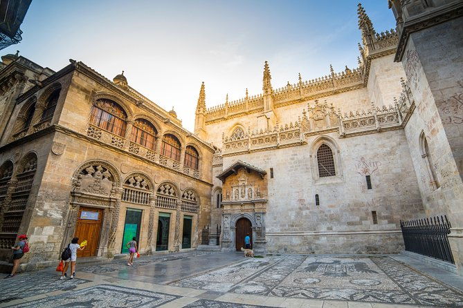 4-neighborhoods-4-cultures-half-day-private-tour-in-granada