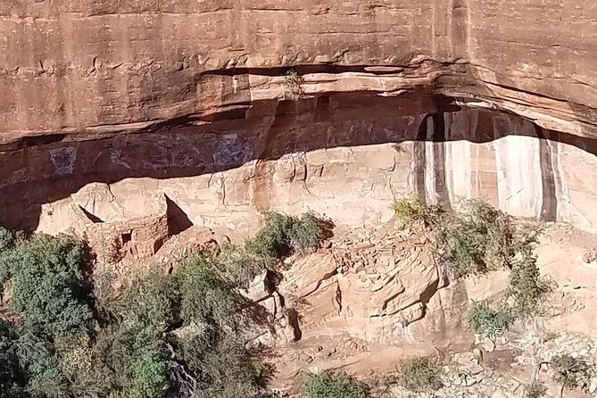 45-mile-epic-heli-tour-through-canyons-viewing-ancient-ruinsmore-2