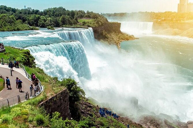 5-day-niagara-falls-toronto-ottawa-montreal-quebec-city-tour-2
