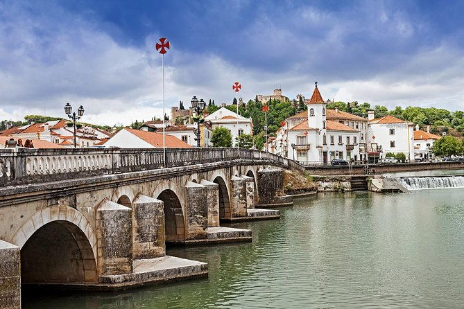 6-day-north-portugal-tour-porto-braga-fatima-coimbra-guimaraes-aveiro-and-batalha-from-lisbon