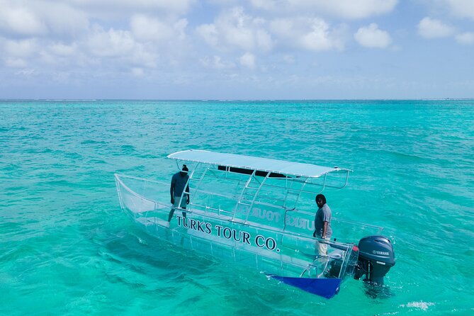 75-minutes-clear-boat-tour-in-caicos-island