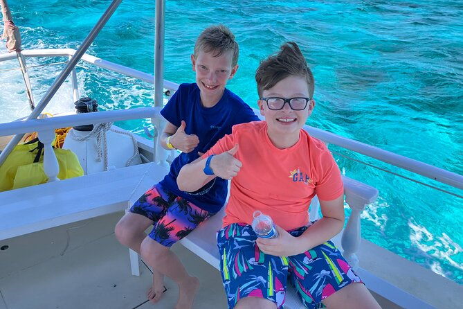 acquarius-stingray-city-and-snorkel-tours