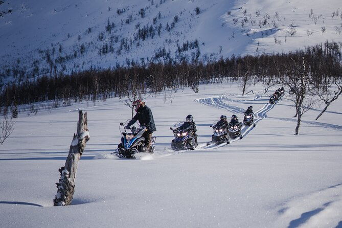 adventure-snowmobile-safari-2