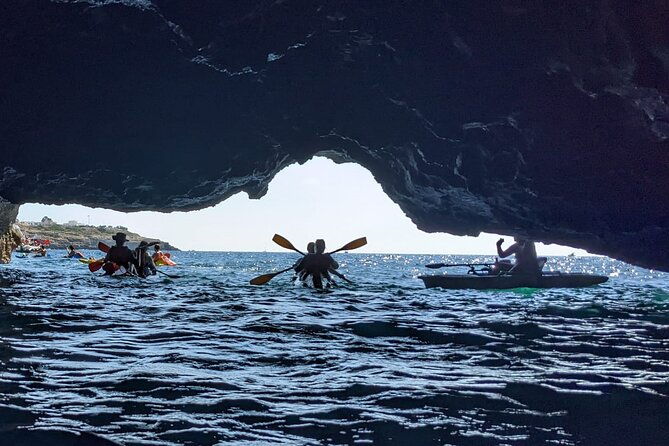 adventure-to-the-caves-by-canoe