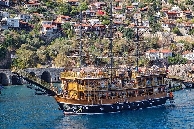 alanya-pirate-boat-trip-with-unlimited-drinks-lunch