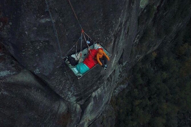 alpine-cliff-camping-1000ft-off-the-ground-in-index-wa