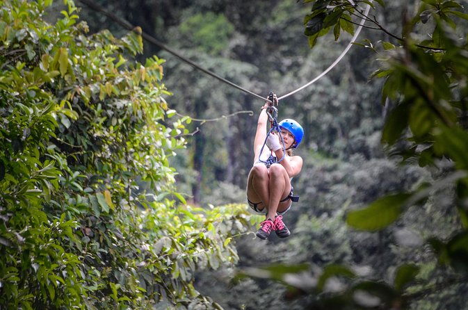 ama-extreme-7-zipline-cables-in-arenal-above-la-fortuna-waterfall