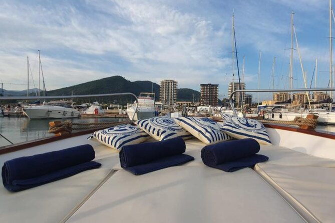 amalfi-coast-or-capri-private-boat-tour