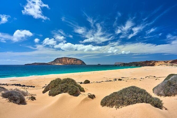 amazing-jeep-safari-at-graciosa-island-lanzarote