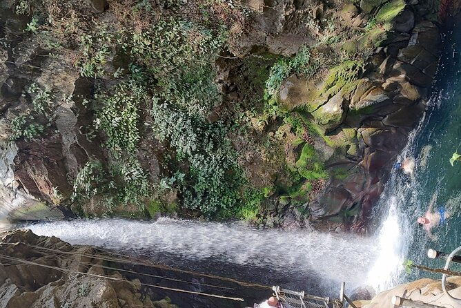 amazing-waterfall-swim-natural-hot-springs-mudlunch-buffet