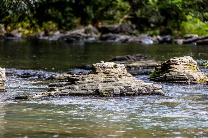 anamuya-mountains-step-walking-and-swimming-tour