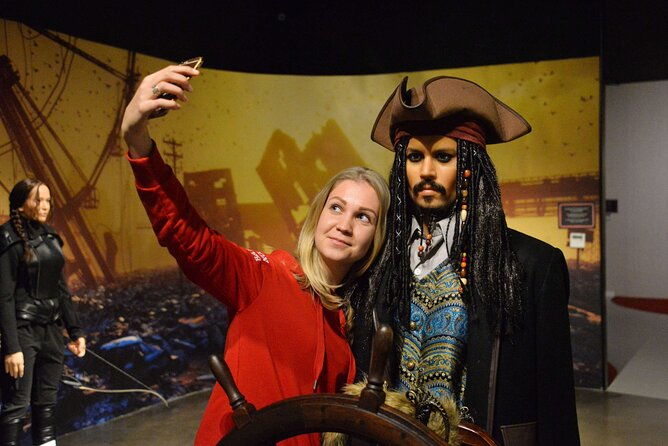 aquarium-face2face-wax-museumwith-hotel-transfer