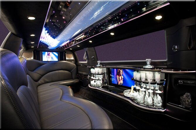 arrival-private-transfer-las-vegas-by-luxury-suv-or-limo-with-1-hour-disposal